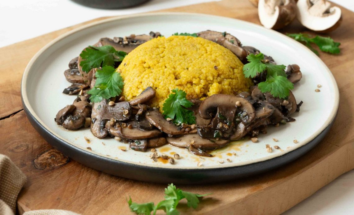Pilzpfanne mit Kurkuma-Couscous