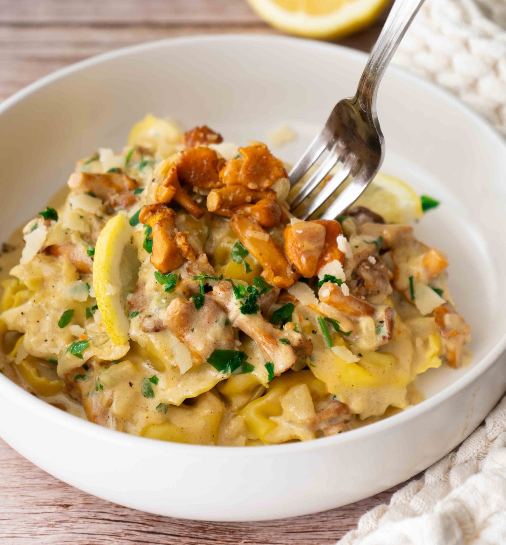 Tortellini in cremiger Pfifferling-Sauce