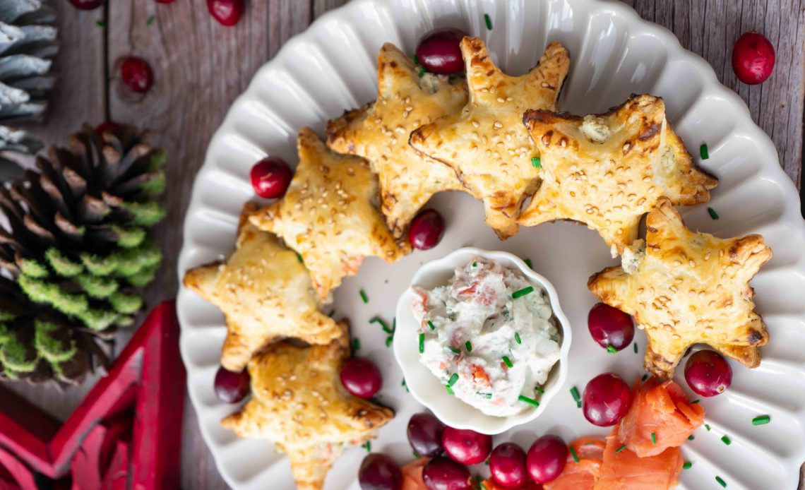 Blätterteigsterne mit Lachs