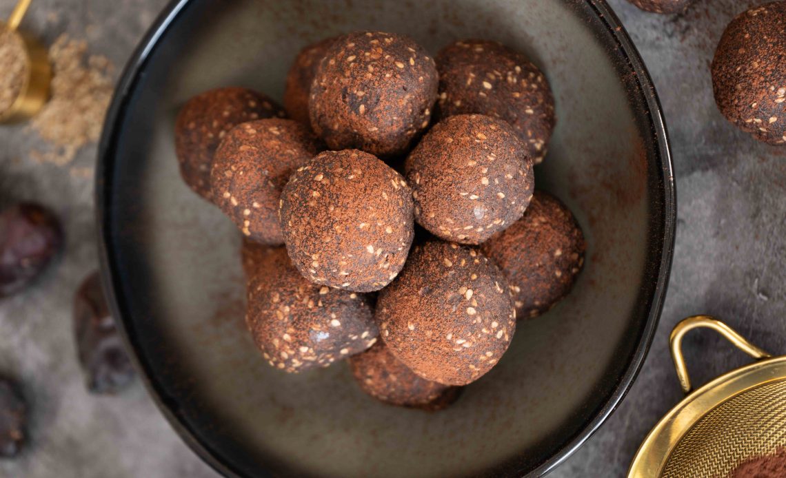 Glutenfreie Energy Balls mit Datteln und Mandeln