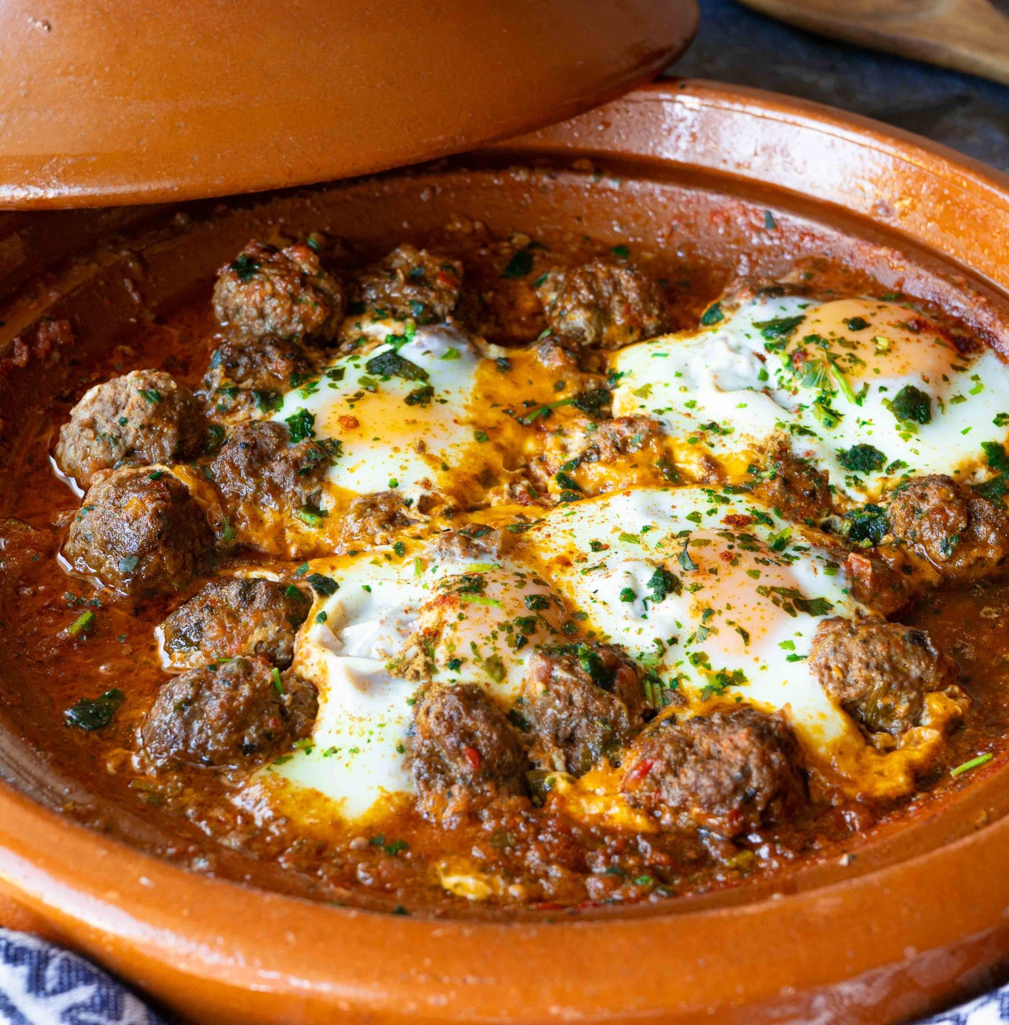 Kefta Tajine mit Ei und Tomaten